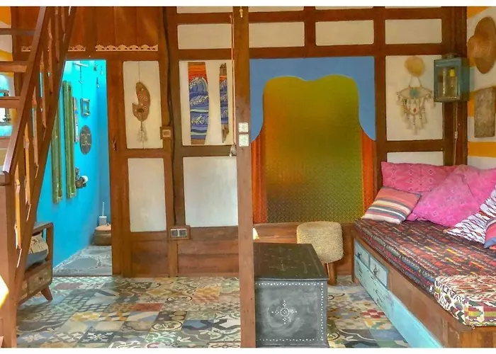 Surf Joglo Apartment *
